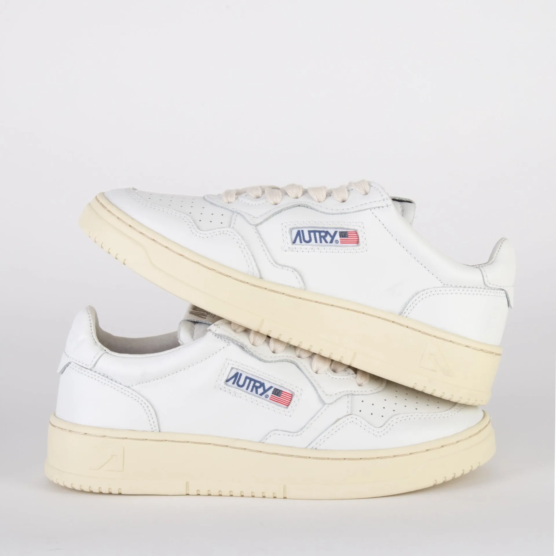 AUTRY SNEAKERS - MEDALIST LOW - WHT/WHT