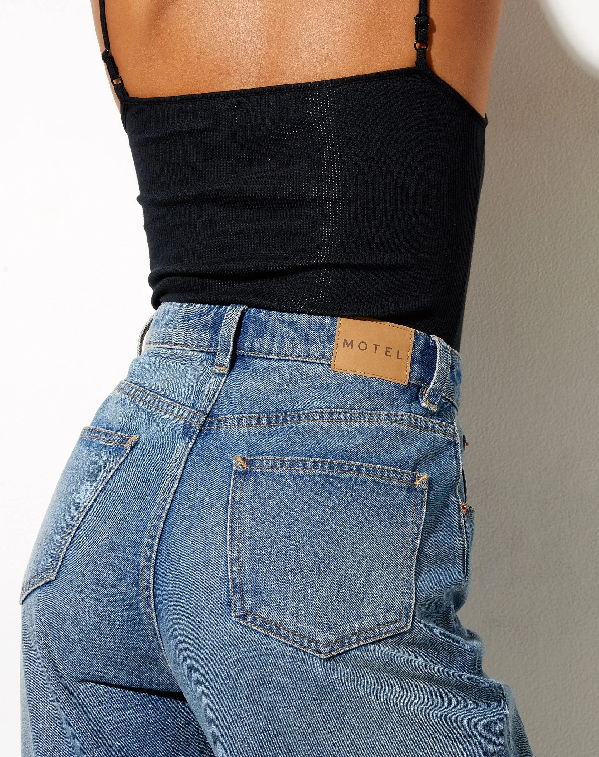 Flare Parallel Jeans in Mid Wash