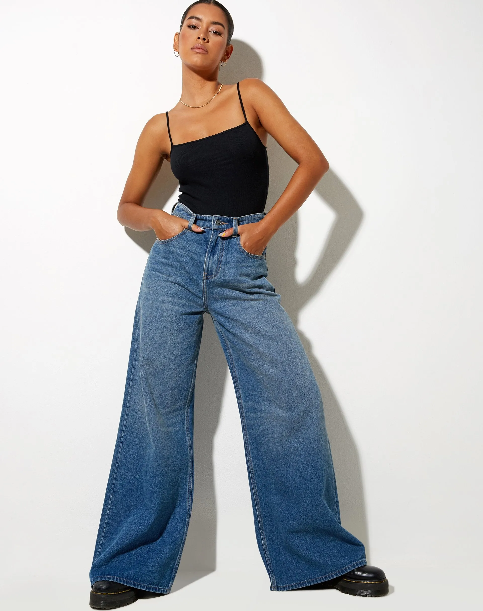 Flare Parallel Jeans in Mid Wash