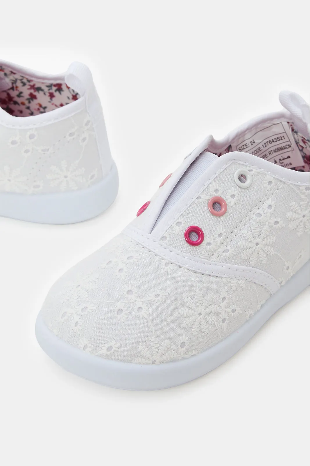 Infant Girls White Embroidered Pumps