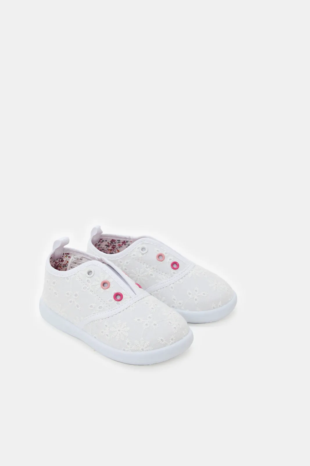 Infant Girls White Embroidered Pumps