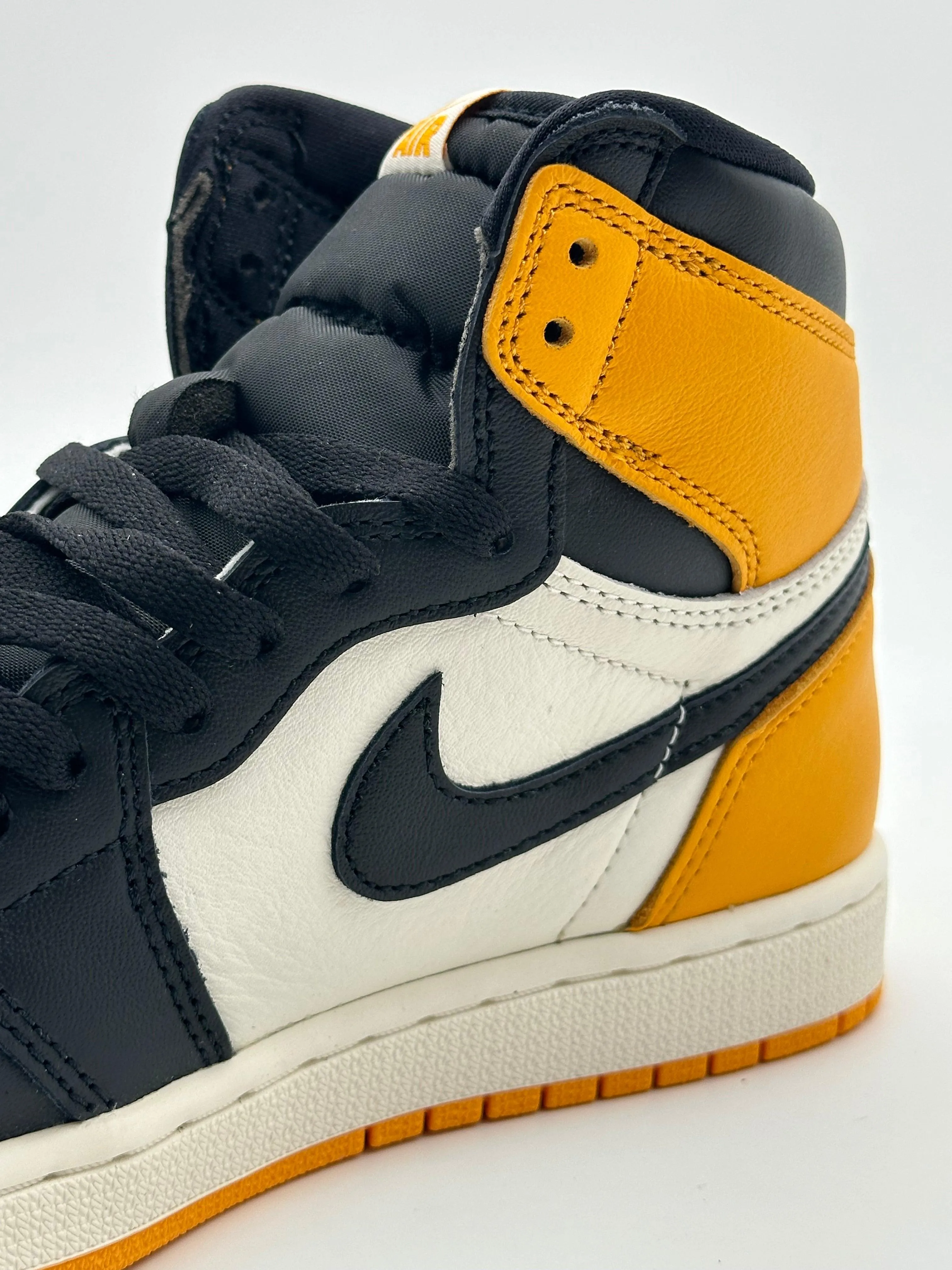 Jordan 1 Retro High Taxi