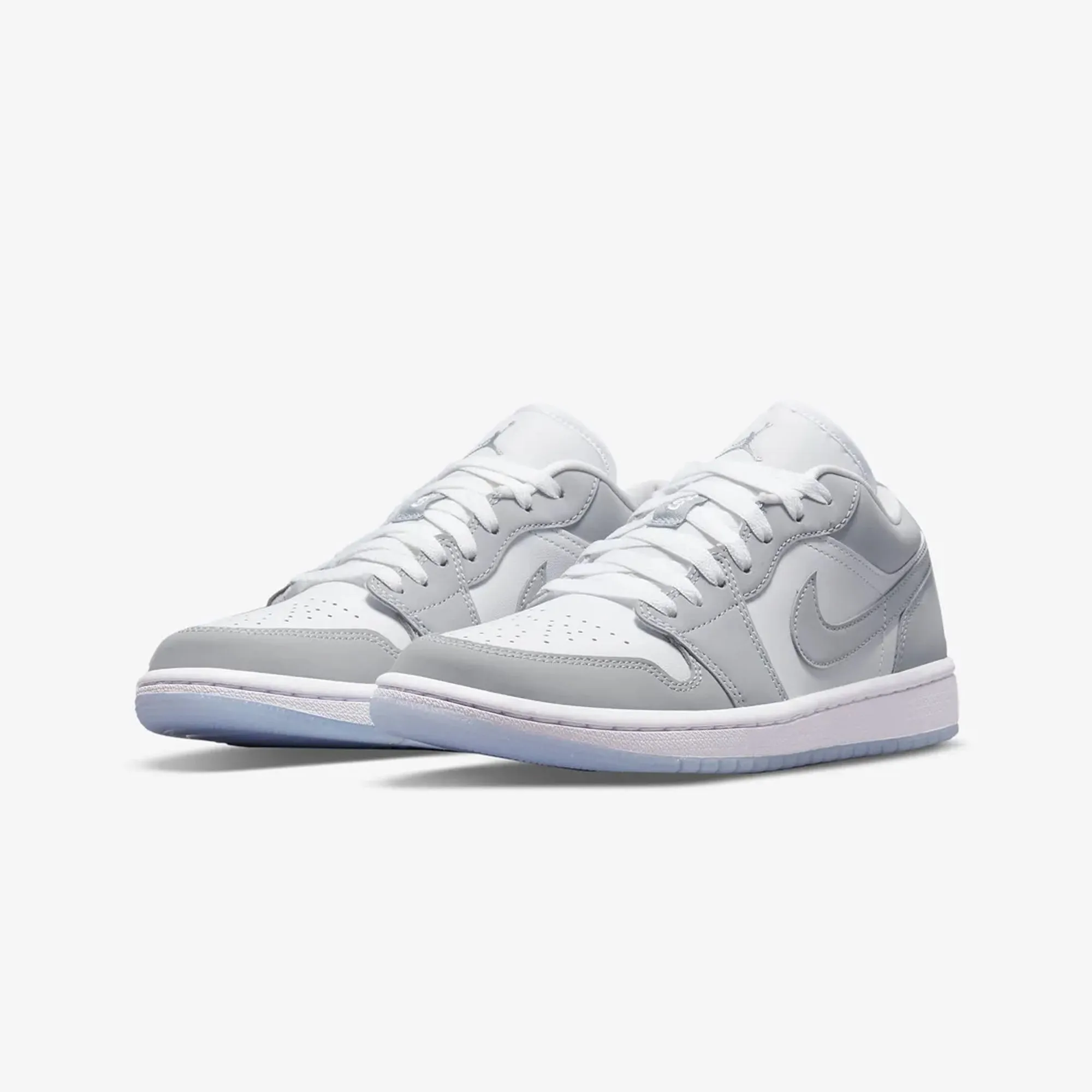 Jordan | WMN'S AIR JORDAN 1 LOW  { WHITE/WOLF GREY-ALUMINUM