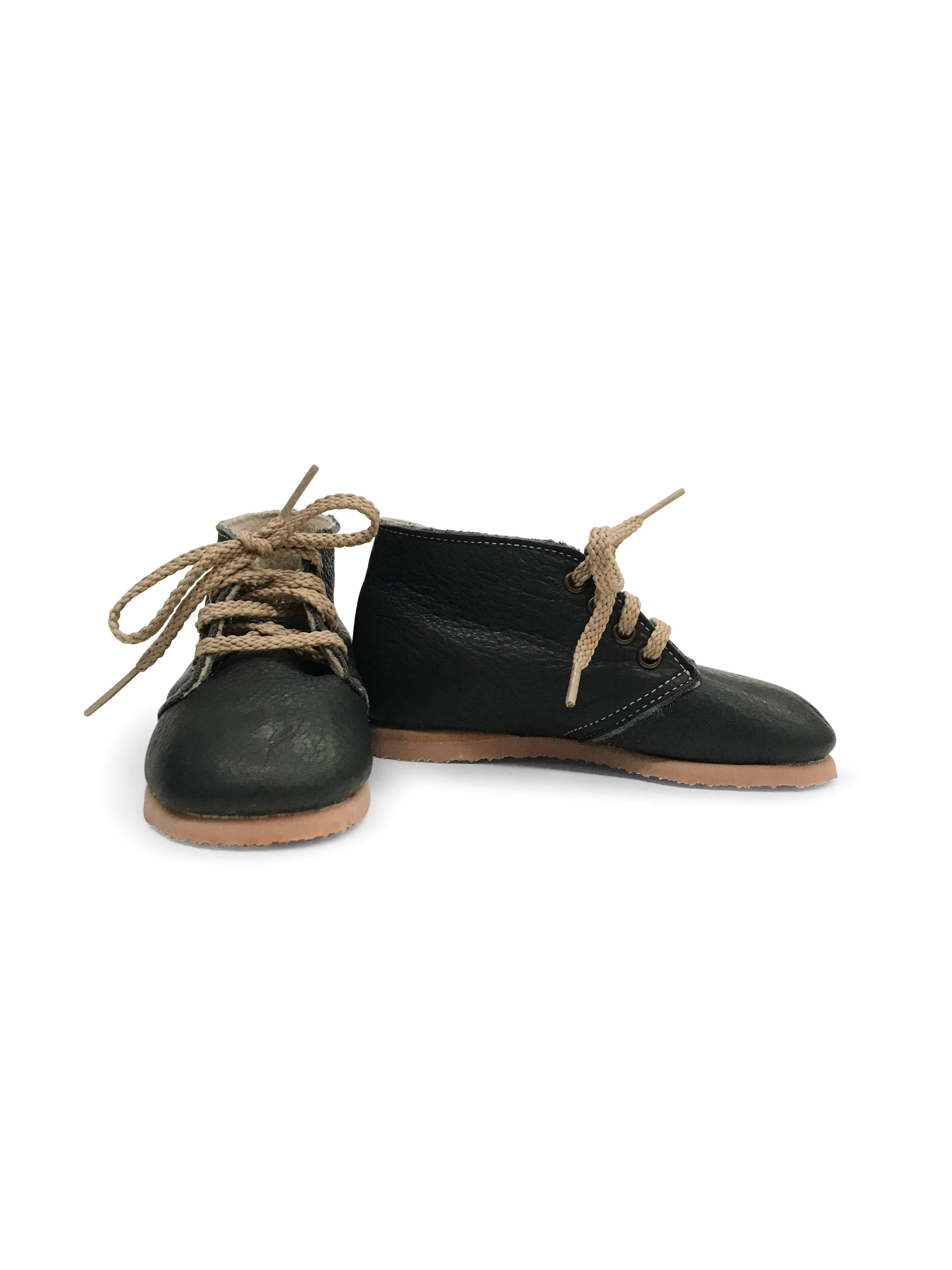 lace-up leather boots in moss leather