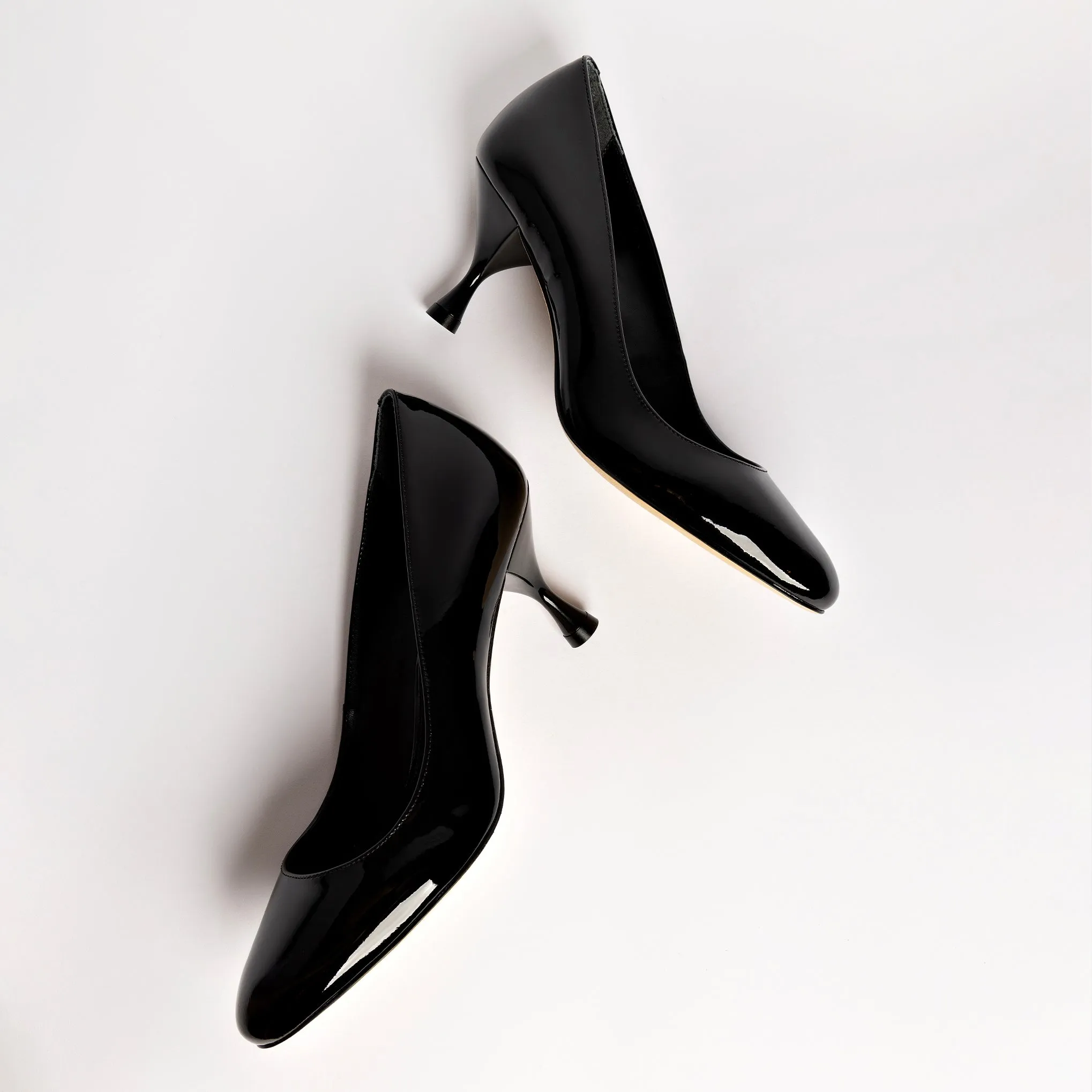 Michelle Lo Pump In Black Patent Leather