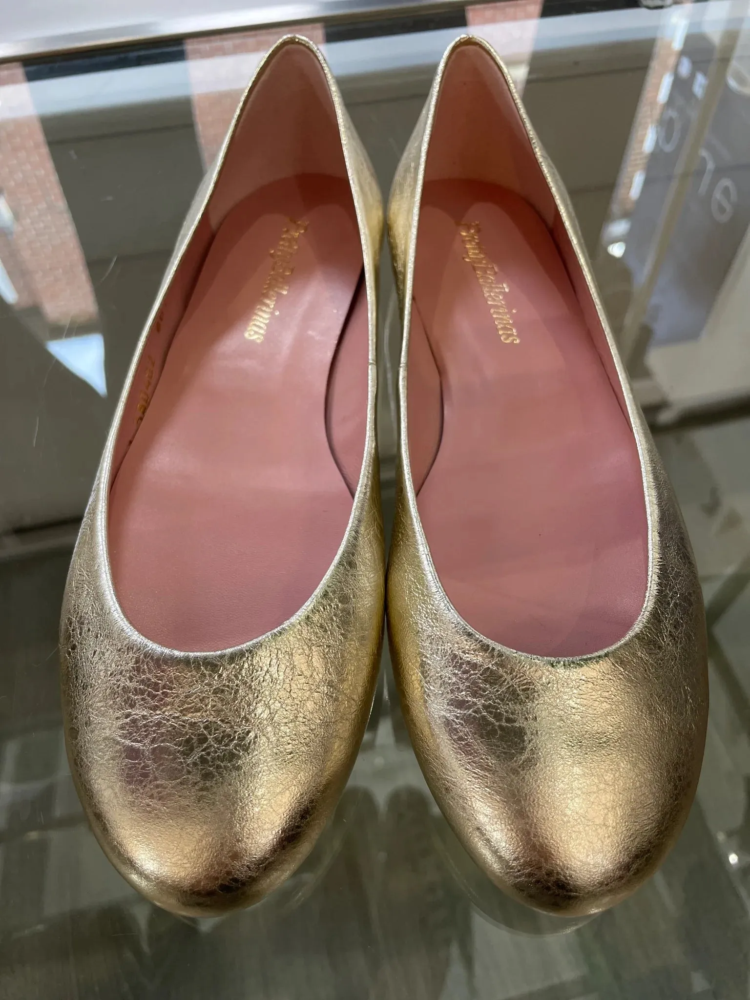 Pretty Ballerinas Nicole Shoes in Gold