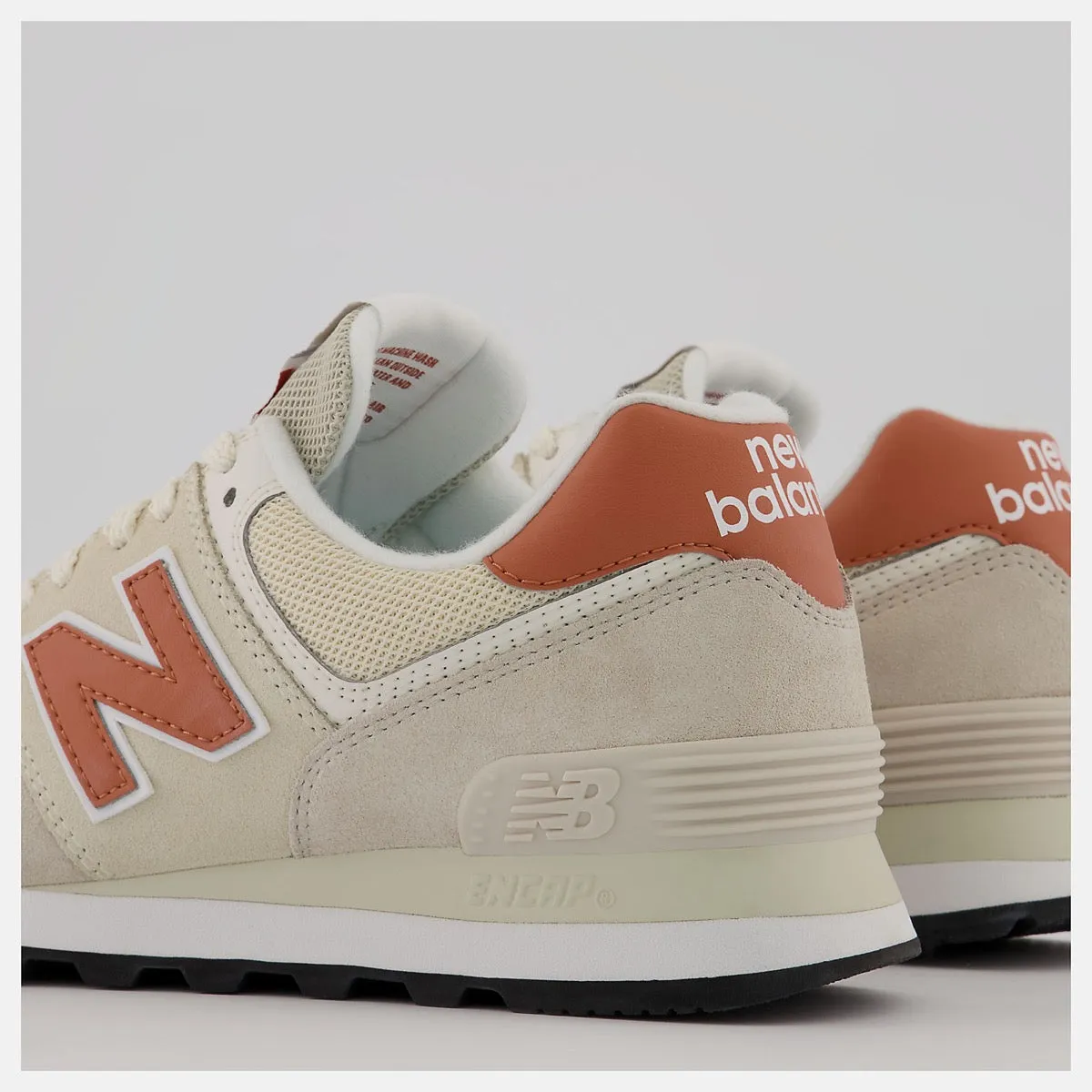 Scarpe Donna NEW BALANCE Sneakers 574 in Pelle colore Calm Taupe e Angora