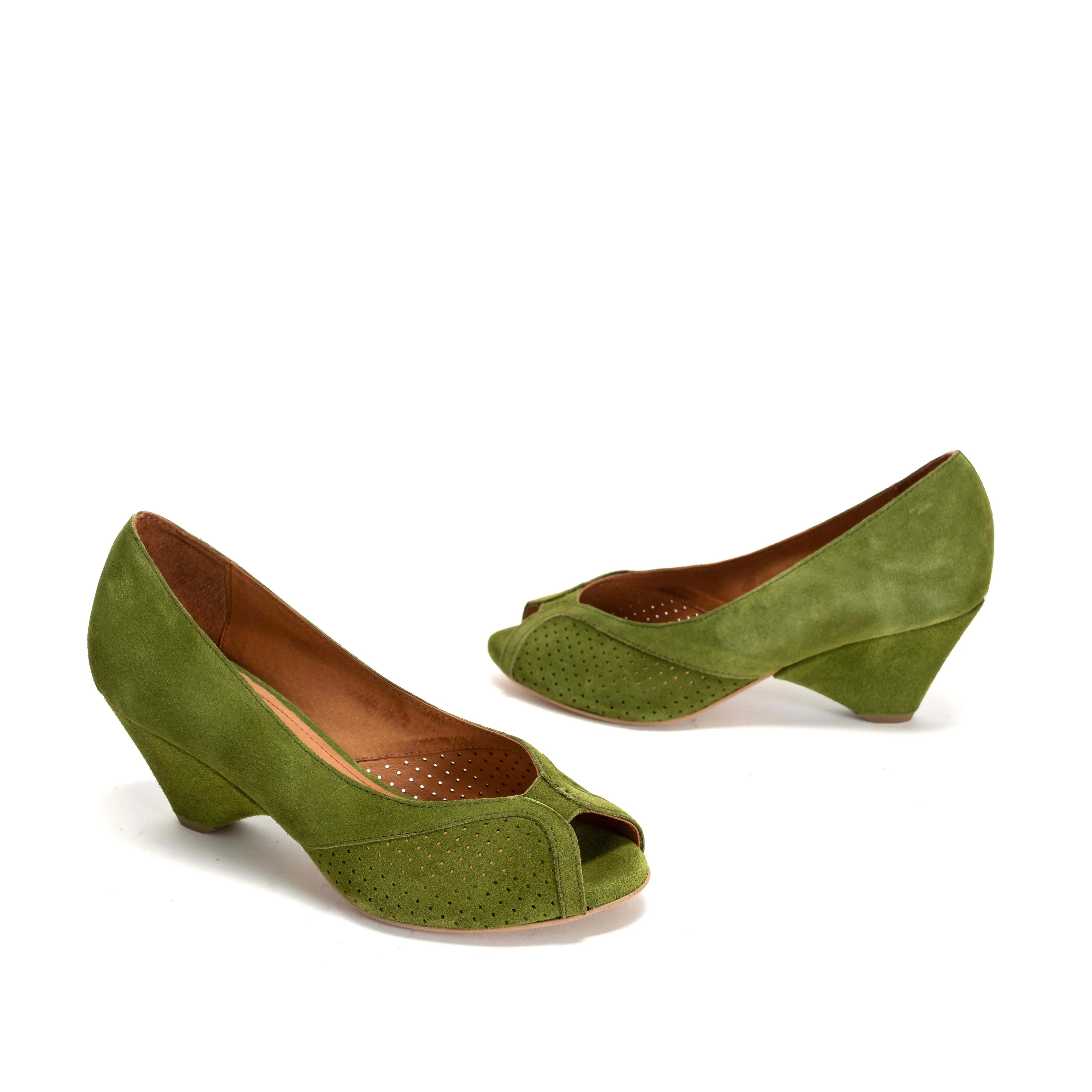 Tiffany Triangle Calf Suede Grass Green