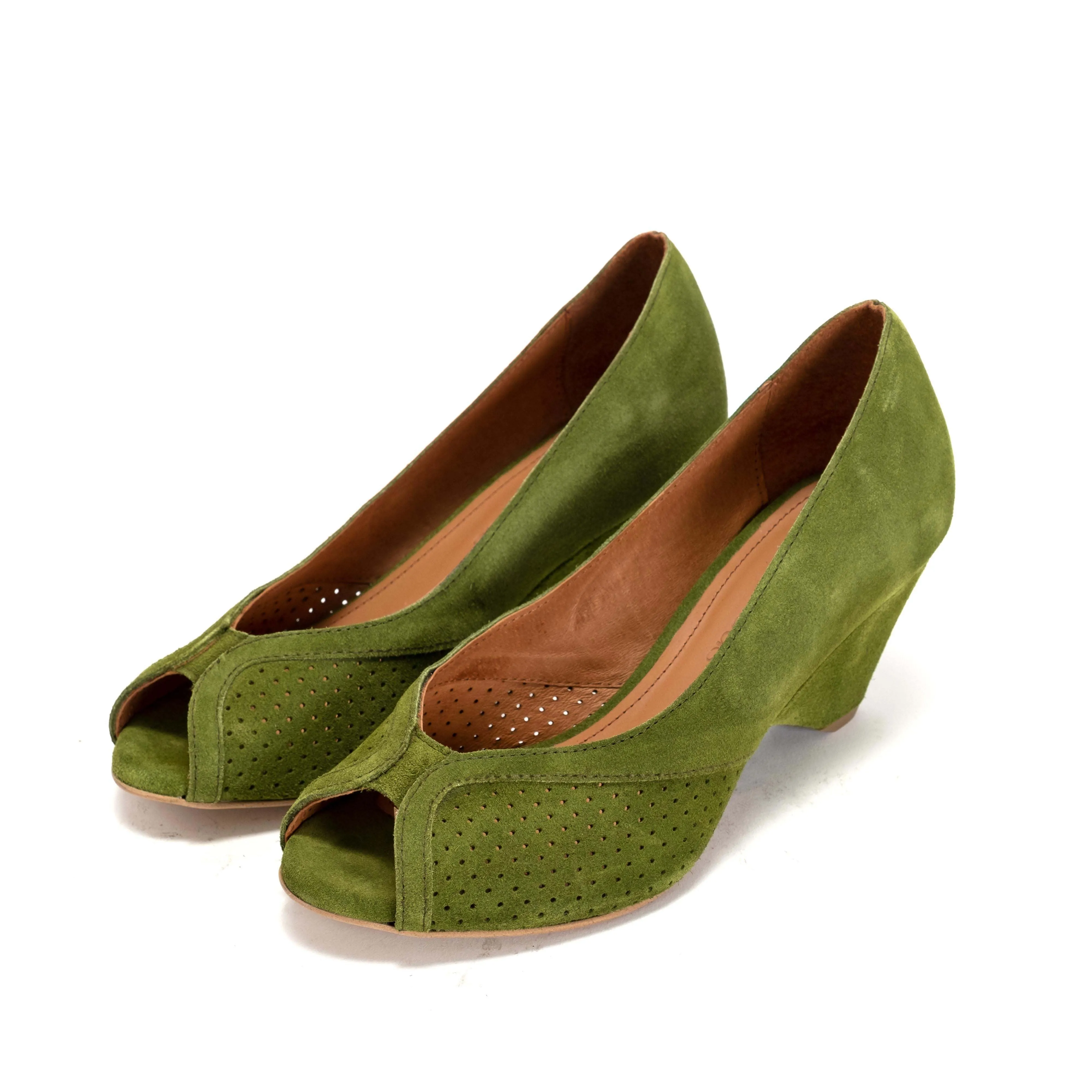 Tiffany Triangle Calf Suede Grass Green