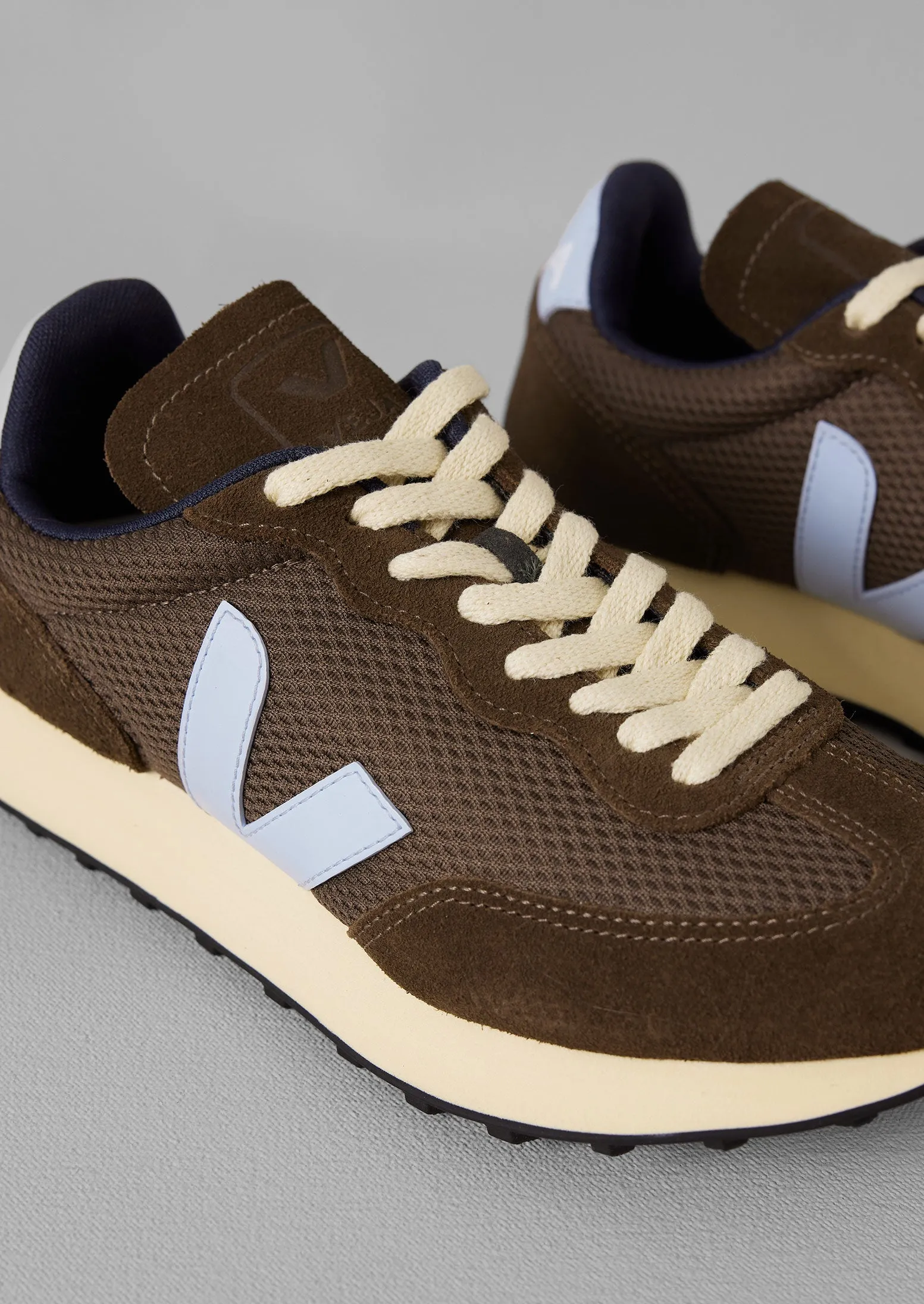 Veja Rio Branco Sneakers | Brown